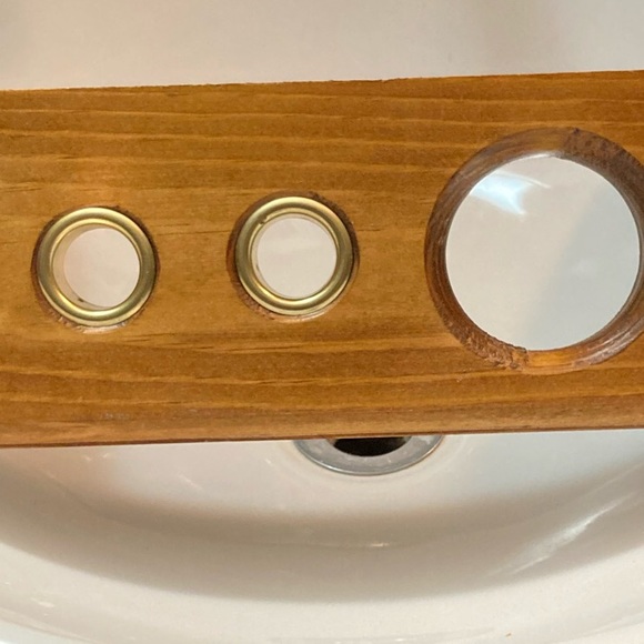 Hairdryer/ hot curling iron holder - Picture 8 of 10